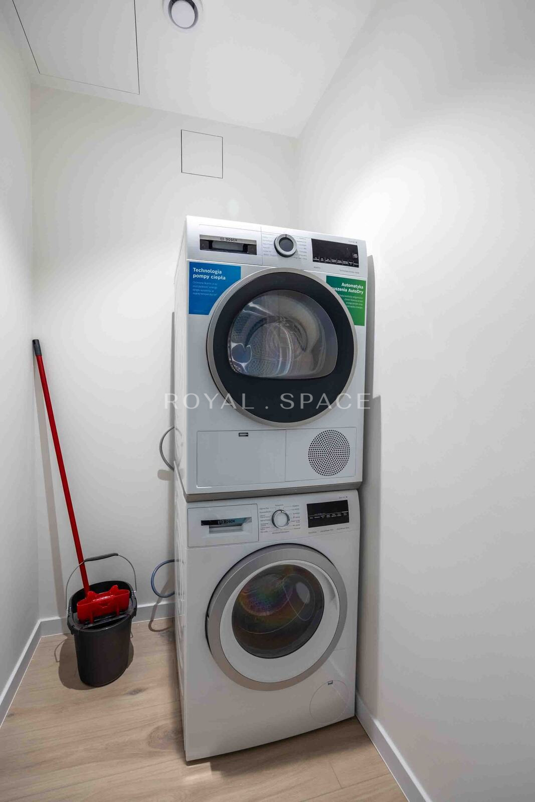 Luxury Apartment with Balcony | Towarowa Towers