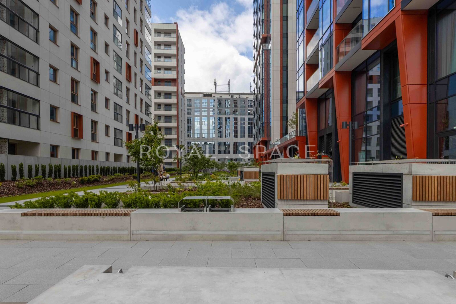 Luxury Apartment with Balcony | Towarowa Towers