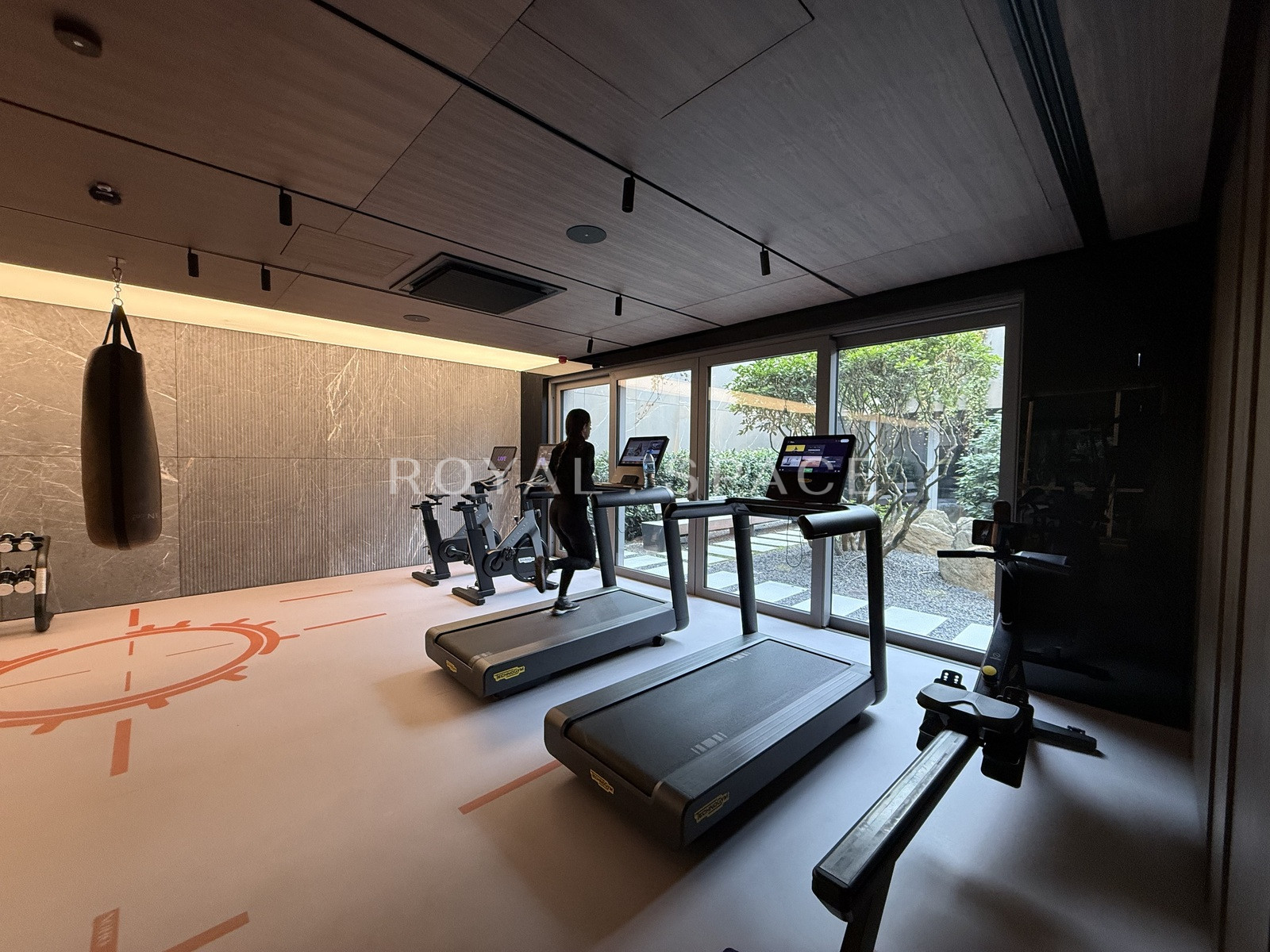 Comfortable studio with balcony | N14