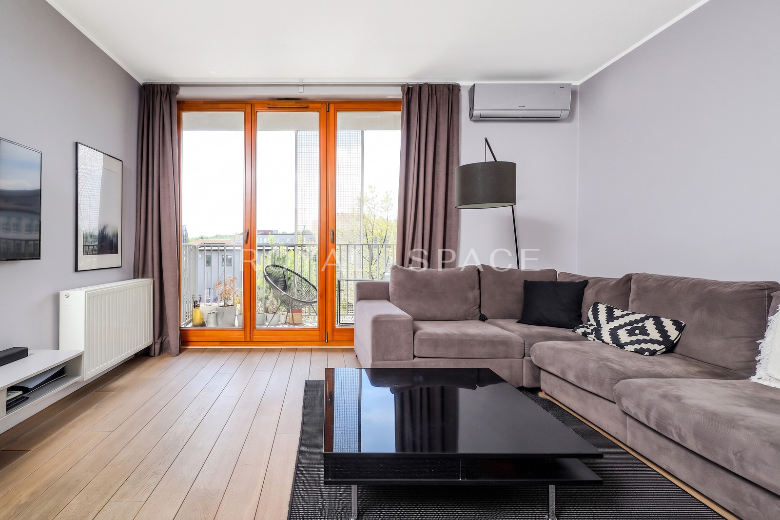 Stylowy apartament z 2 balkonami | MOCAK