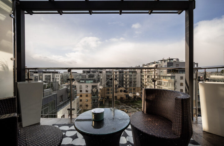 Apartament z tarasem i ogrodem zimowym na dachu!