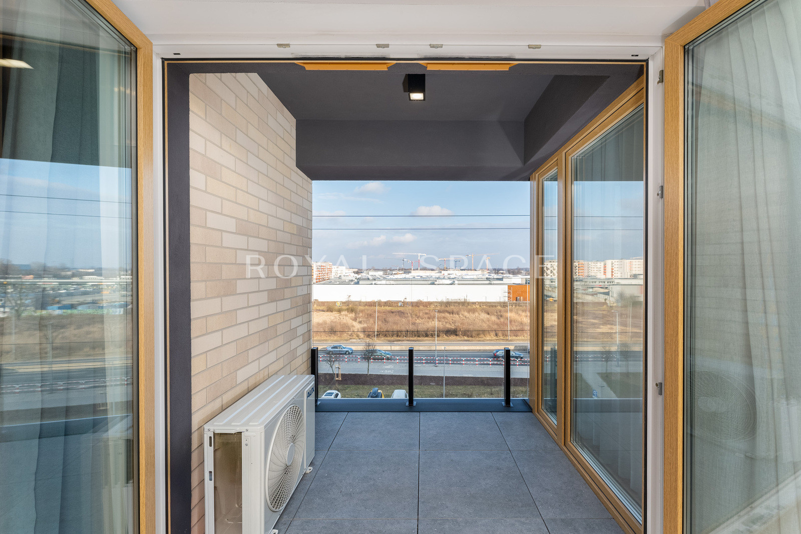 Imperial City Yes – mieszkanie przy M1