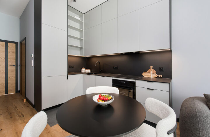 Stylish Apartment with Private Gardens | NOHO