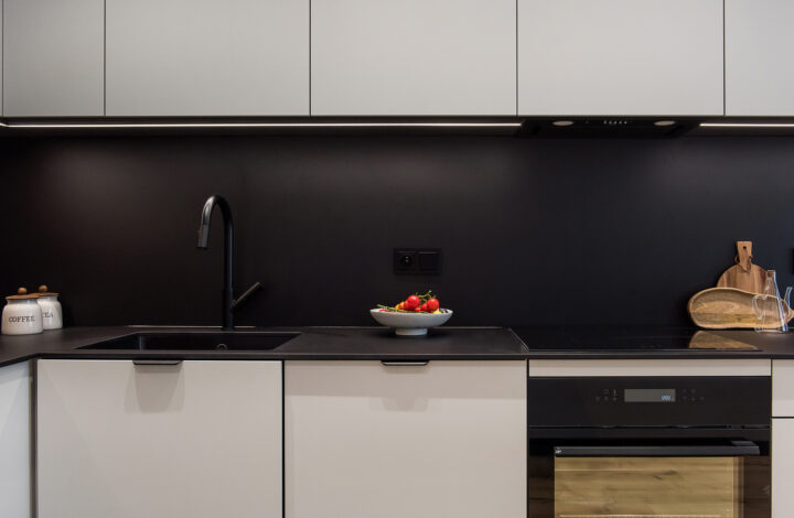 Stylish Apartment with Private Gardens | NOHO