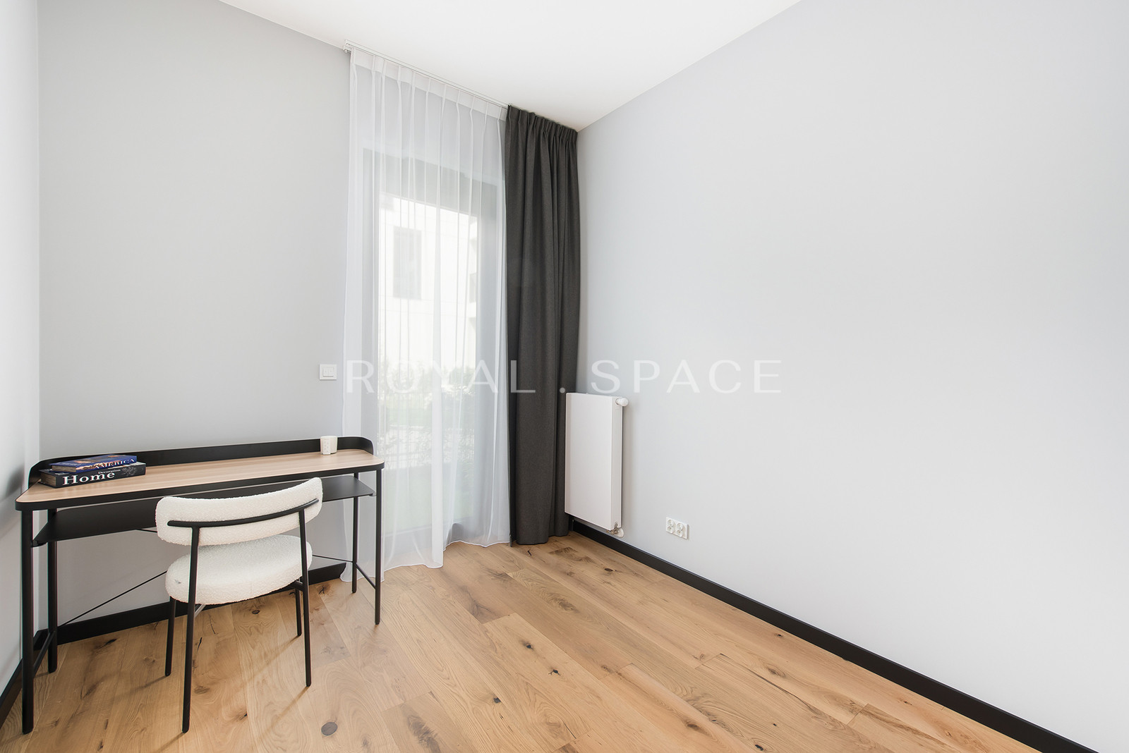 Stylish Apartment with Private Gardens | NOHO