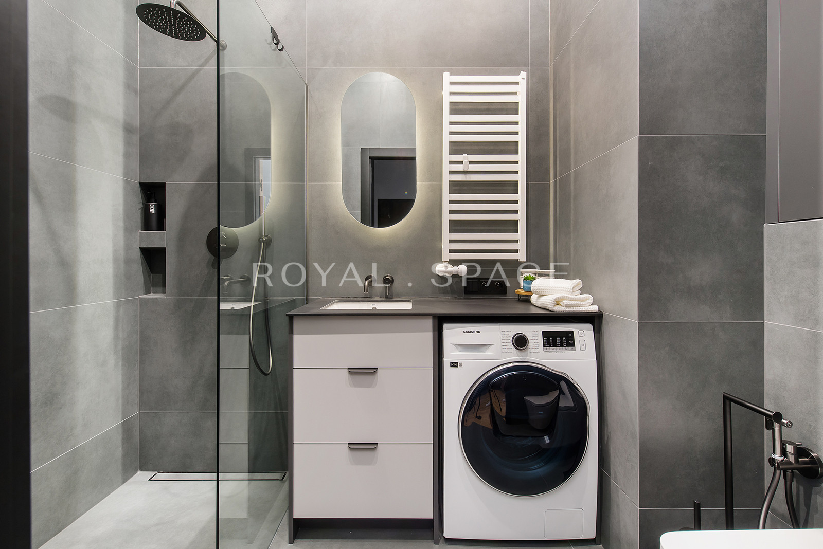Stylish Apartment with Private Gardens | NOHO