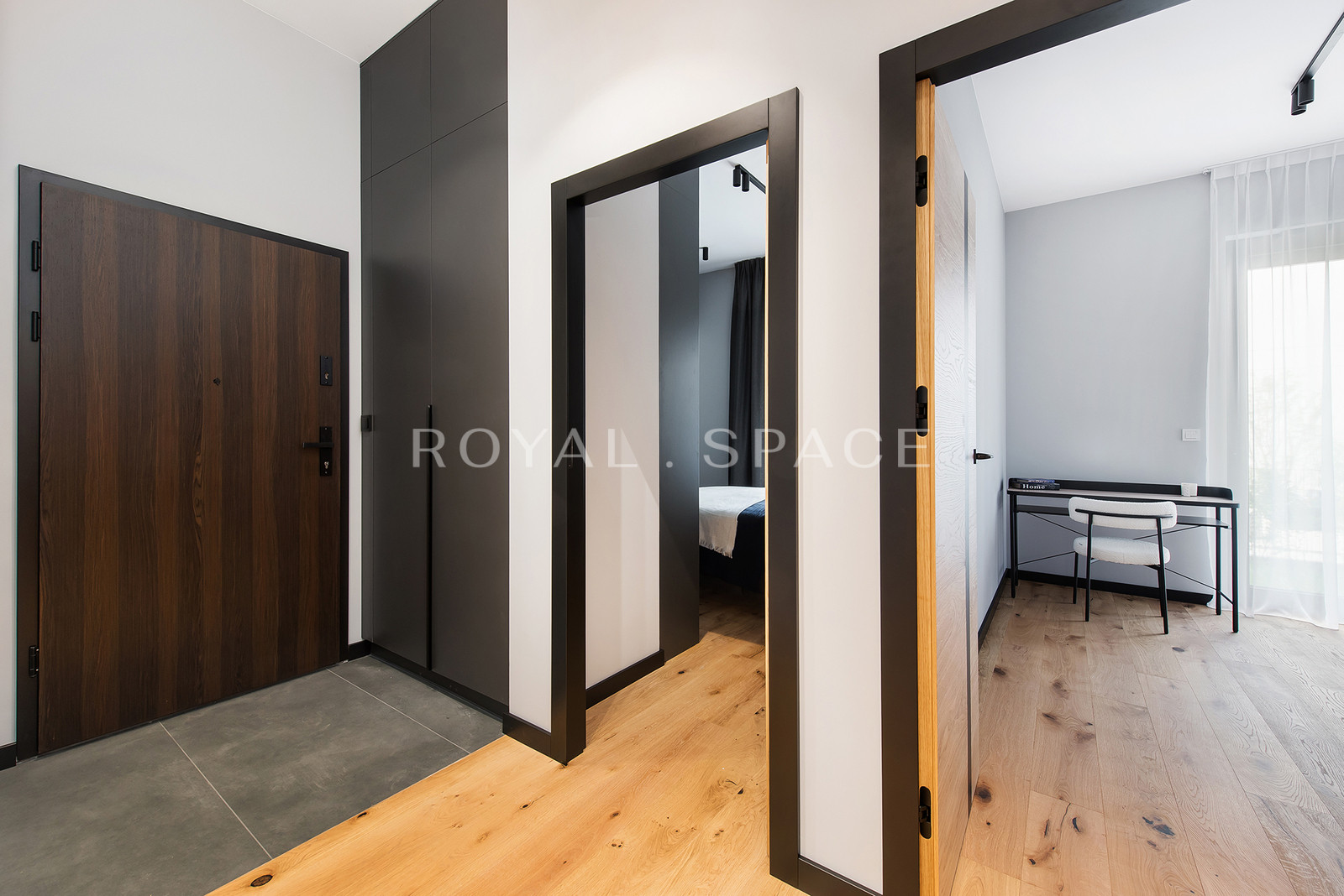 Stylish Apartment with Private Gardens | NOHO