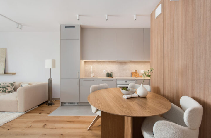 Jasny apartament z balkonem | Młyny Mogilska