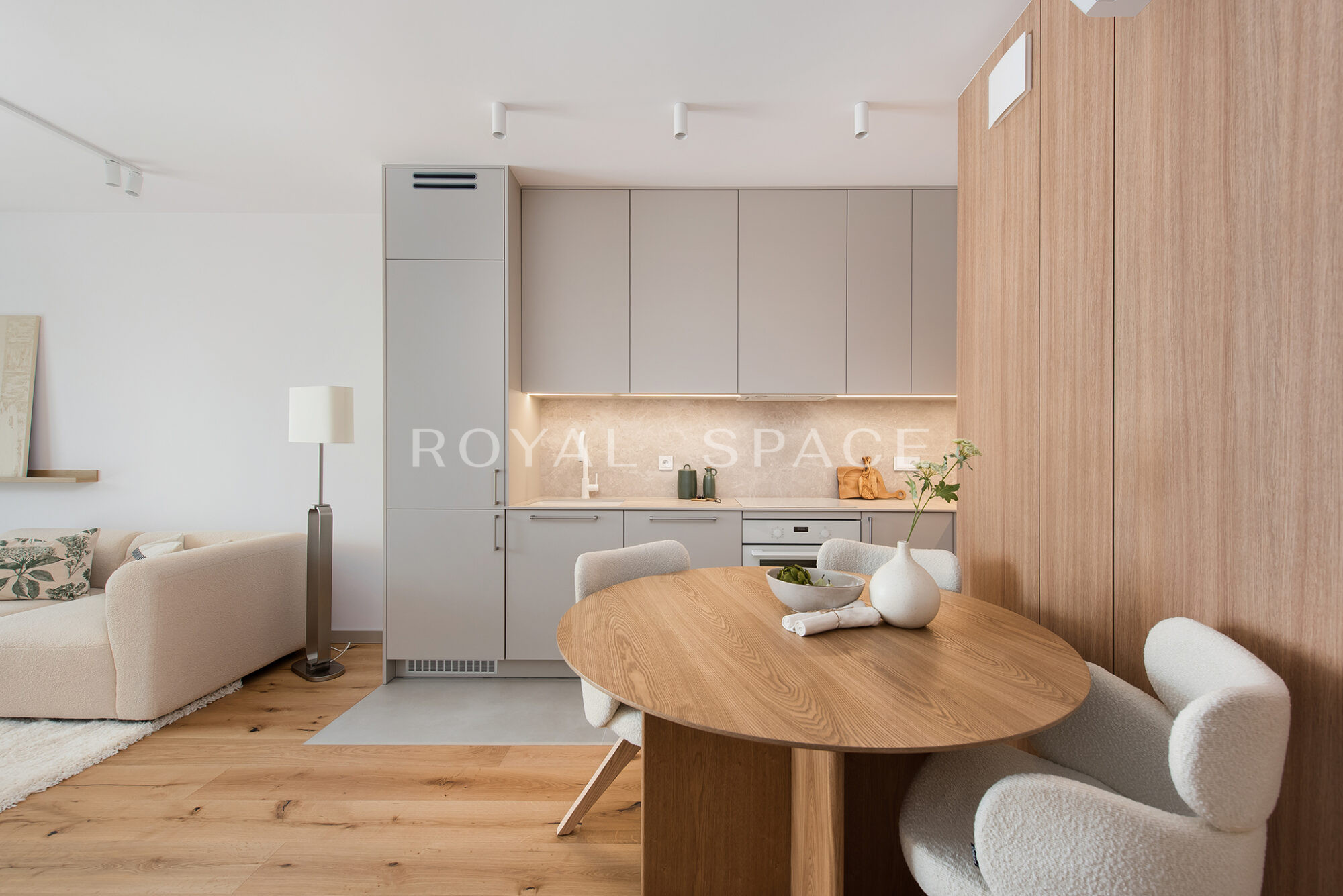Jasny apartament z balkonem | Młyny Mogilska