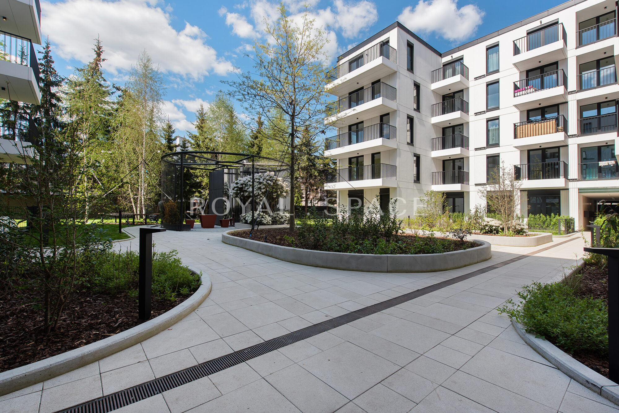 Jasny apartament z balkonem | Młyny Mogilska