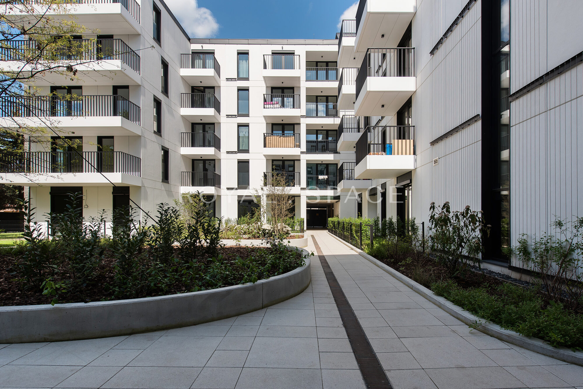 Jasny apartament z balkonem | Młyny Mogilska