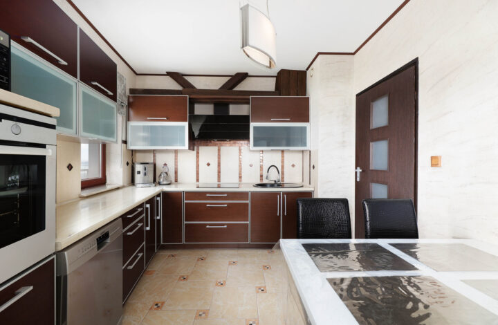 Scenic 3-Room Apartment with Separate Kitchen