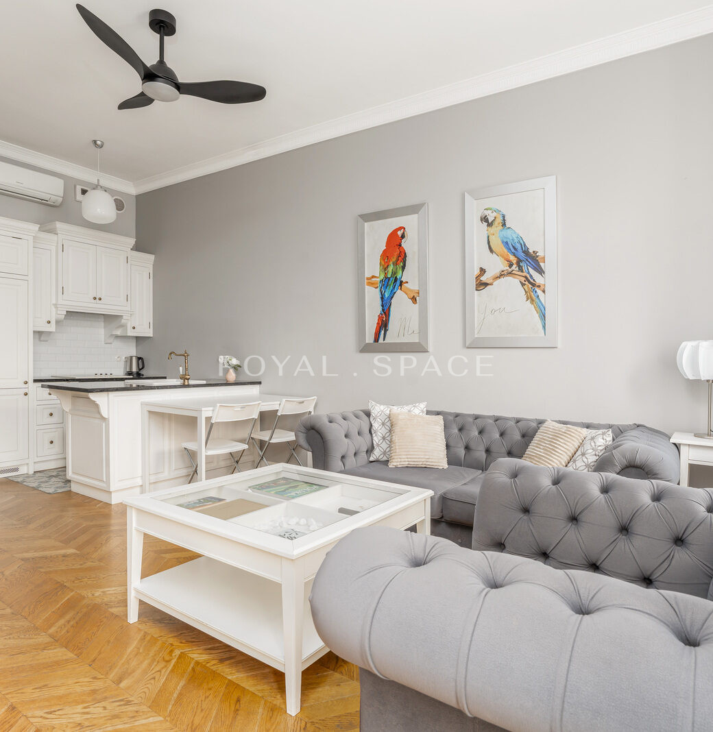 Hoża 50 Luksusowy apartament w kamienicy z garażem