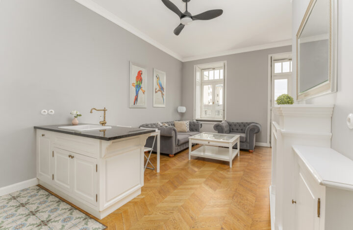Hoża 50 Luksusowy apartament w kamienicy z garażem