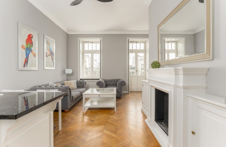 Hoża 50 Luksusowy apartament w kamienicy z garażem