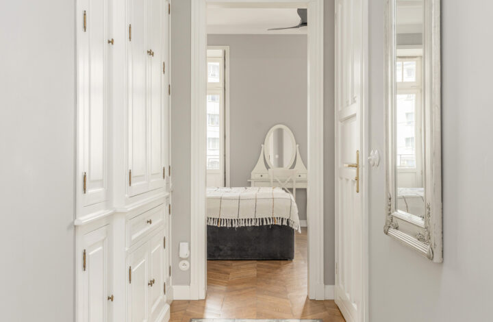 Hoża 50 Luksusowy apartament w kamienicy z garażem