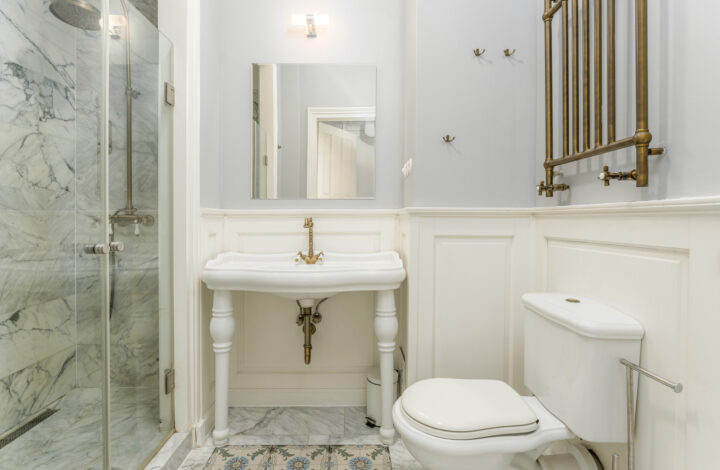 Hoża 50 Luksusowy apartament w kamienicy z garażem