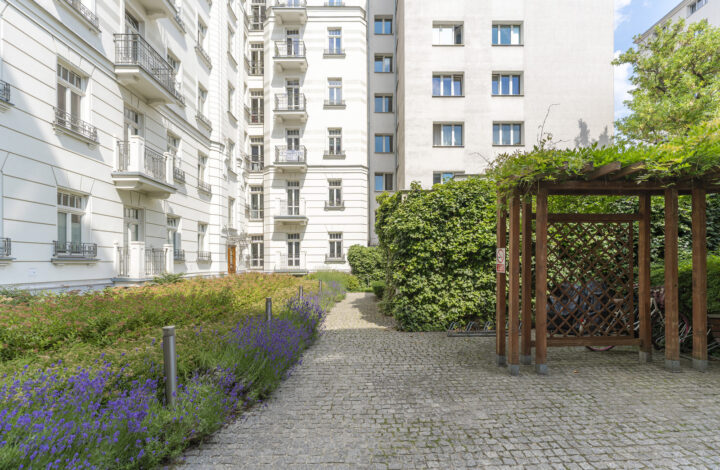 Hoża 50 Luksusowy apartament w kamienicy z garażem