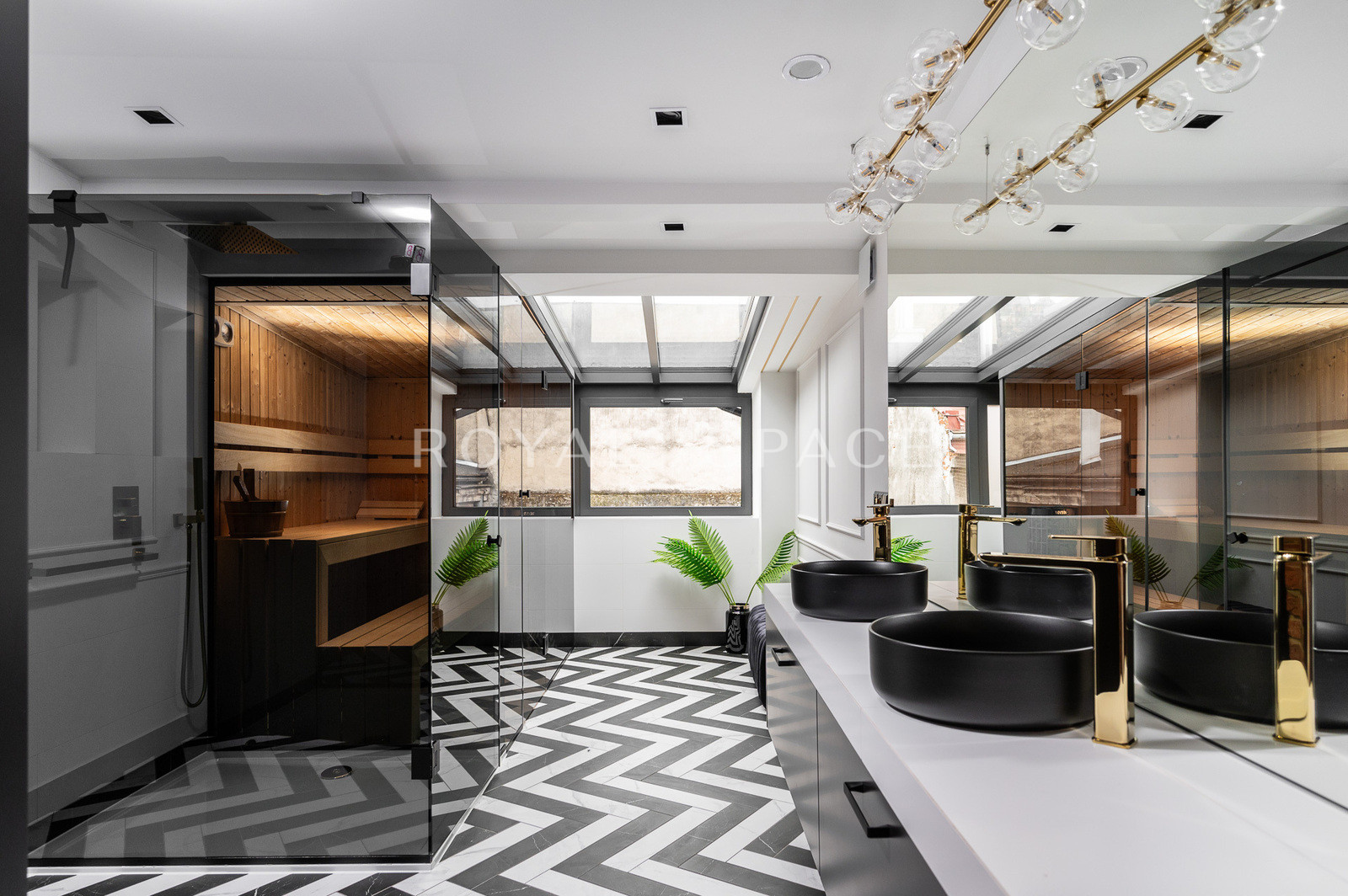 Designer Apt | City centre | Sauna and Jacuzzi!