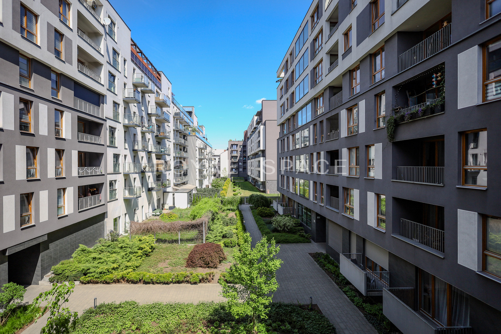 Stylowy apartament z 2 balkonami | MOCAK