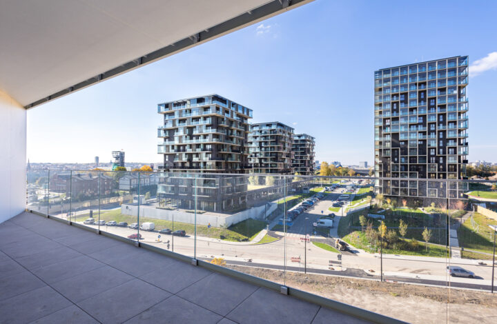 Penthouse | 10 piętro | Południe i Zachód | 300 cm