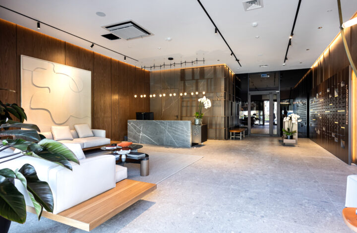 Penthouse | 10 piętro | Południe i Zachód | 300 cm