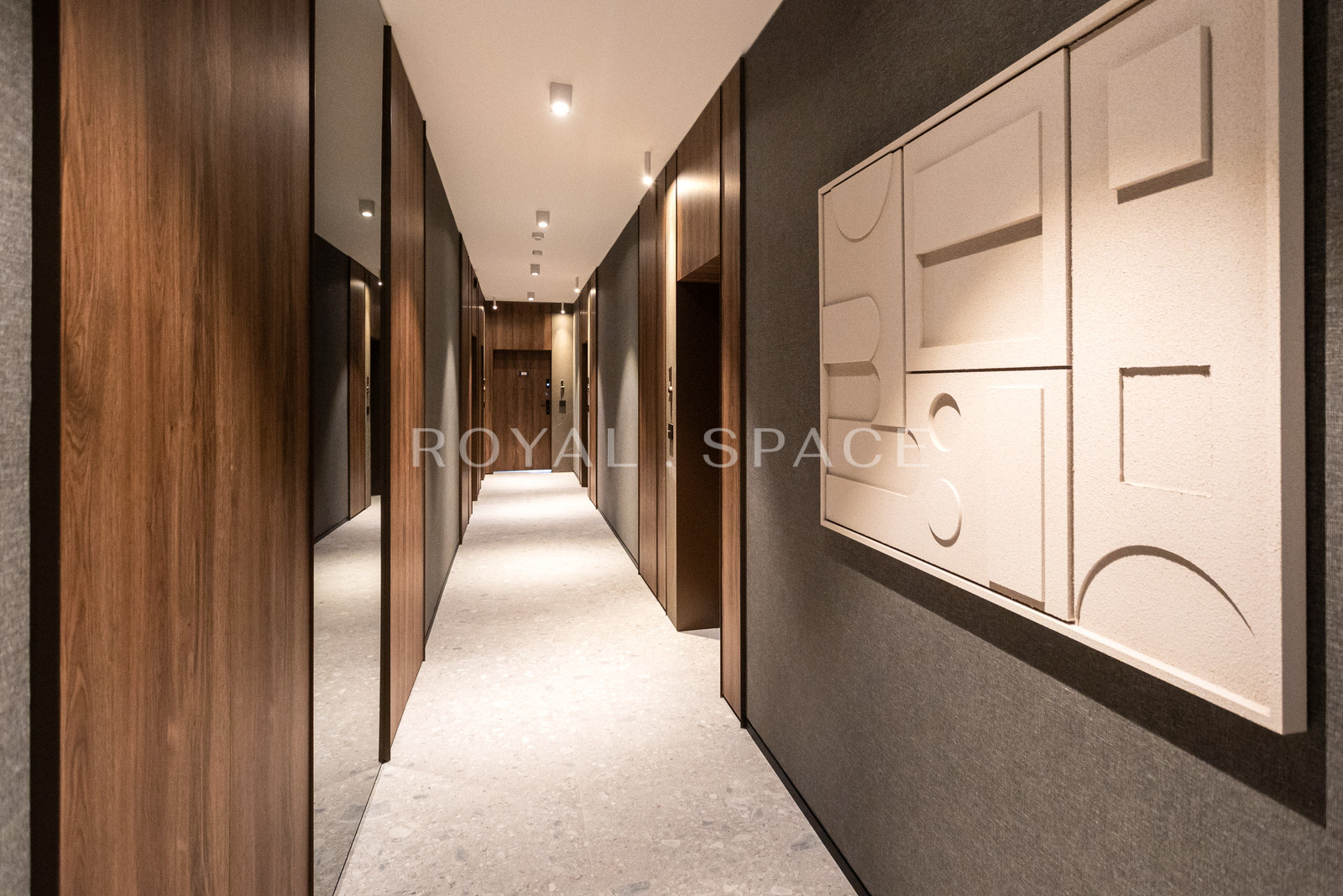 Penthouse | 10 piętro | Południe i Zachód | 300 cm