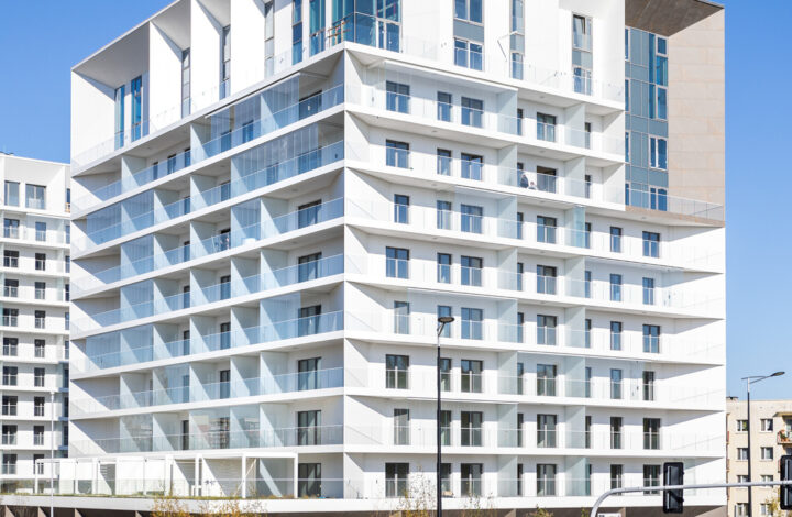 Penthouse | 10 piętro | Południe i Zachód | 300 cm