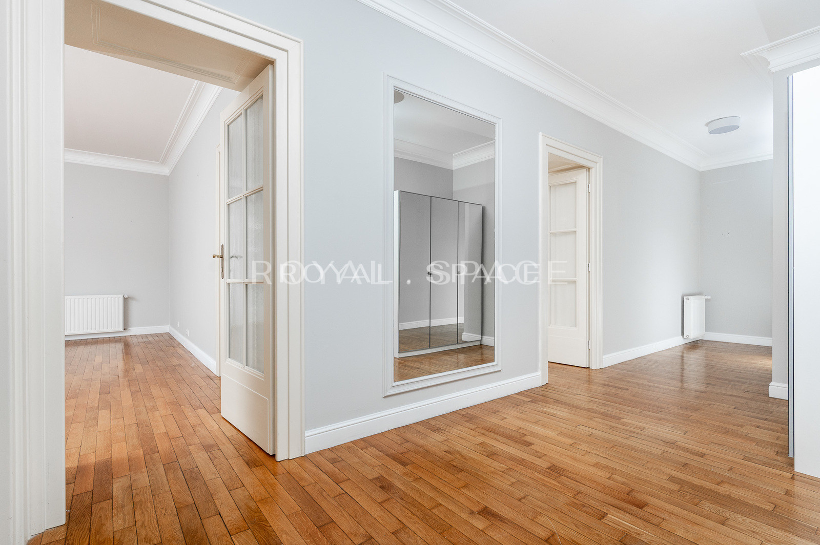 Apartament w kamienicy | przy Plantach