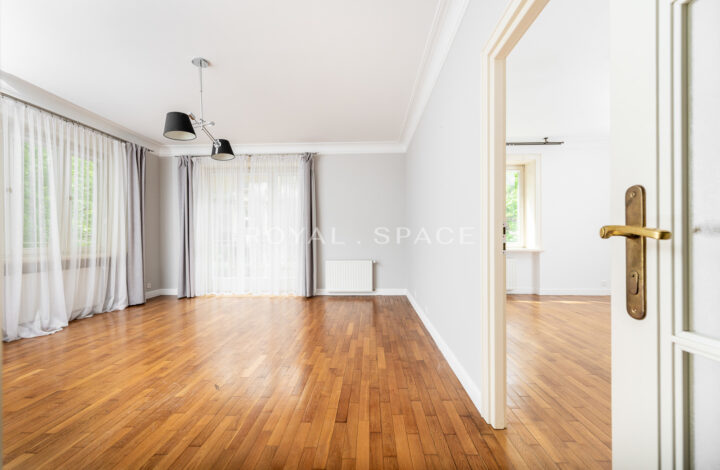 Apartament w kamienicy | przy Plantach