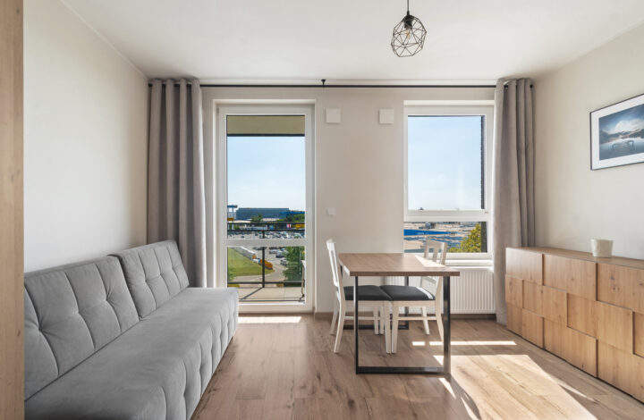 Nowoczesne studio z balkonem | Siłownia i sauna