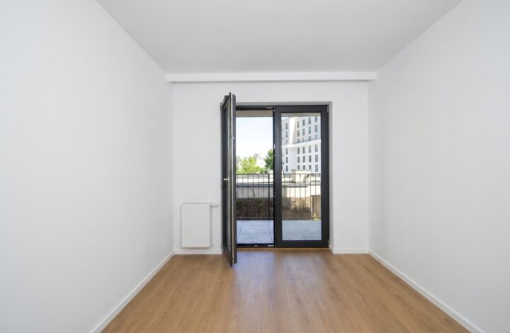 Beautiful Apartment with a Large Balcony!