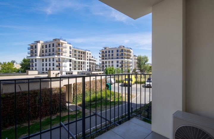 Beautiful Apartment with a Large Balcony!