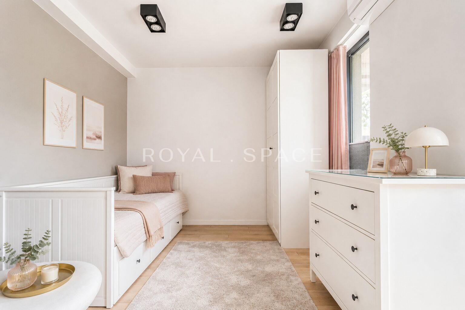 Apartment with Private Garden near Błonia