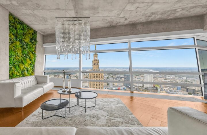 Apartment with a view of the Palace of Culture!