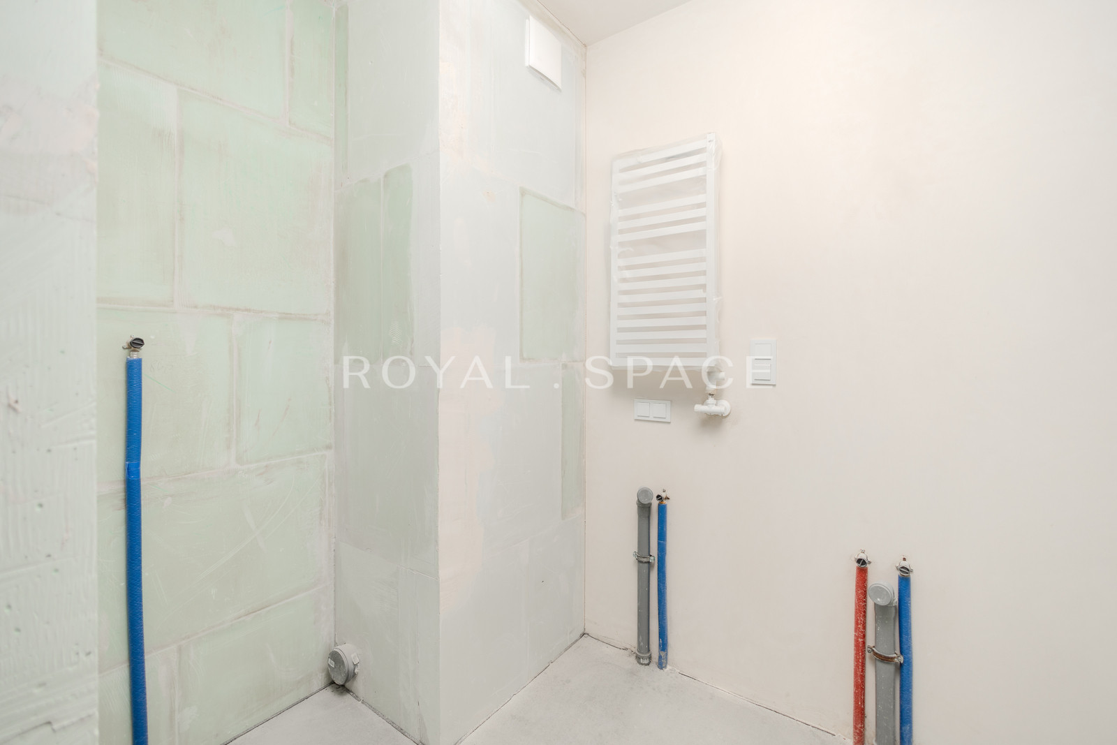 Apartment in a prestigious investment NO PCC!