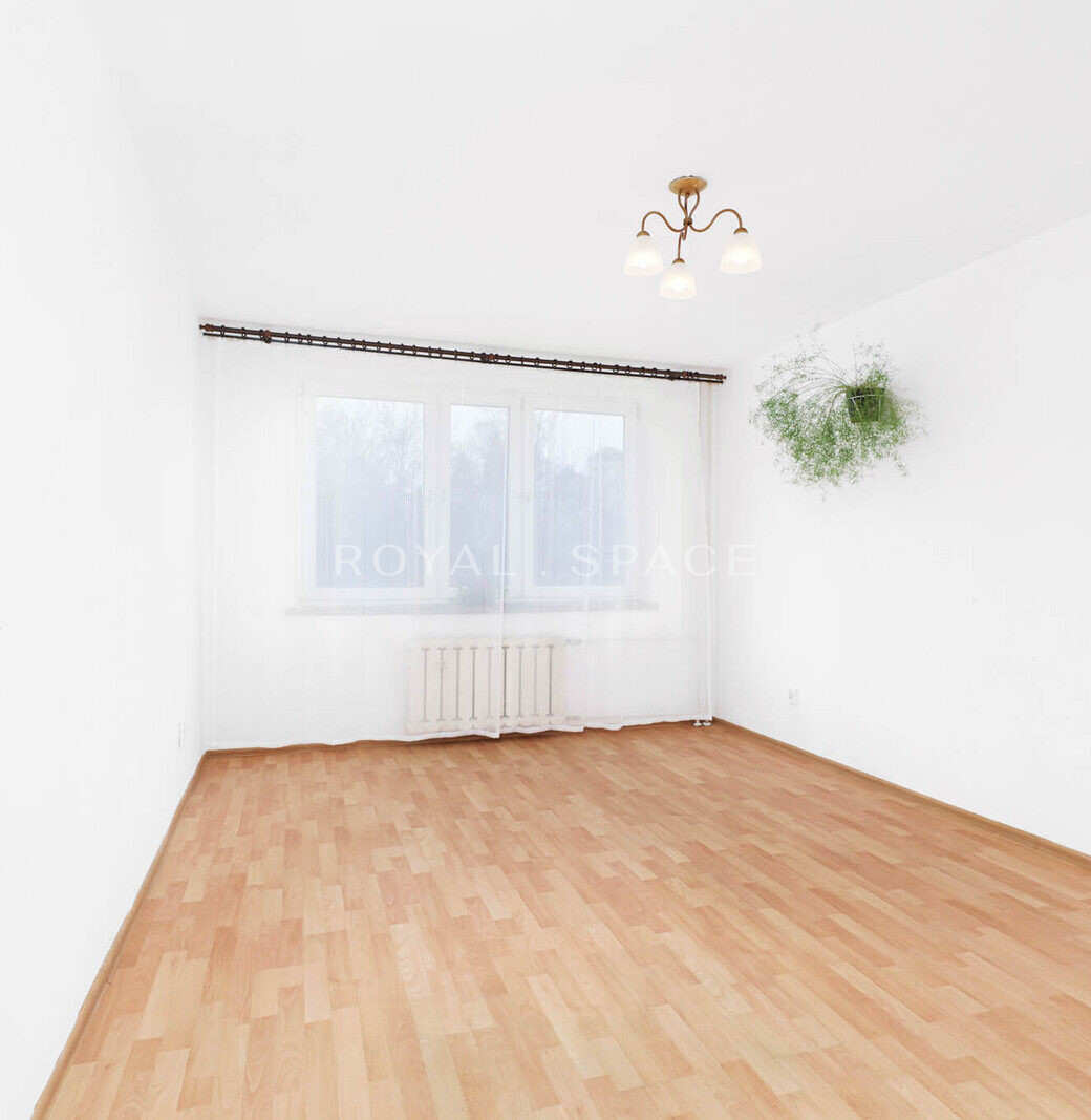Cozy Apartment with Balcony and Garage!