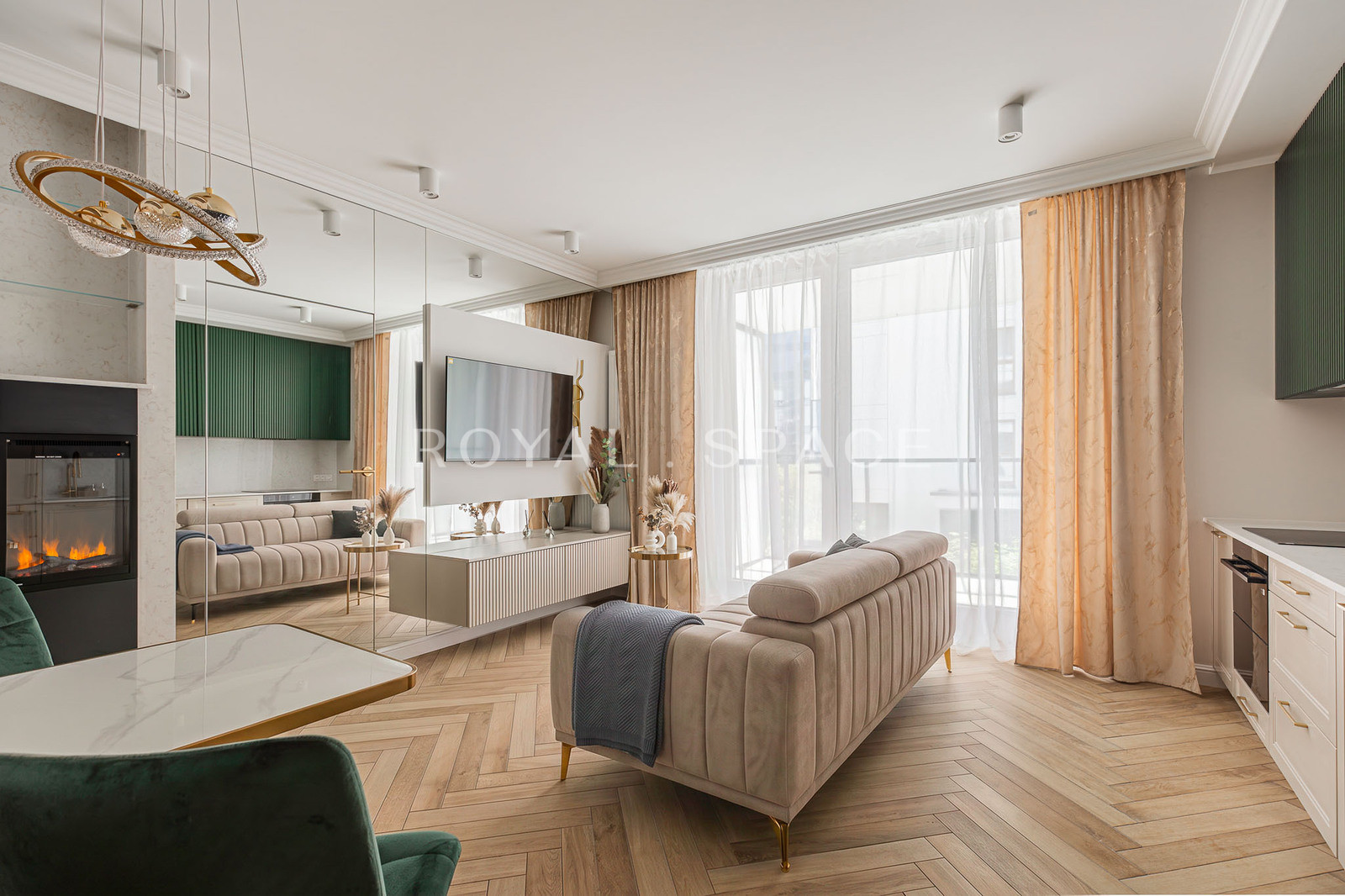 Modern Apartment in the Heart of Warsaw | Chmielna