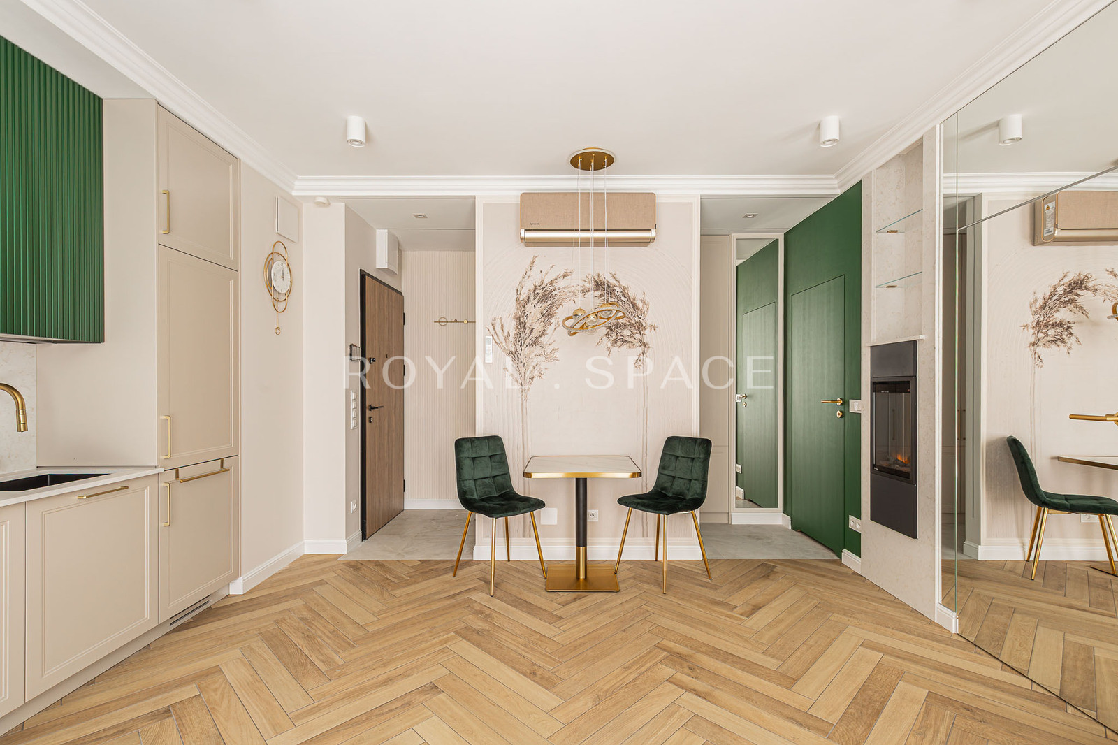 Modern Apartment in the Heart of Warsaw | Chmielna