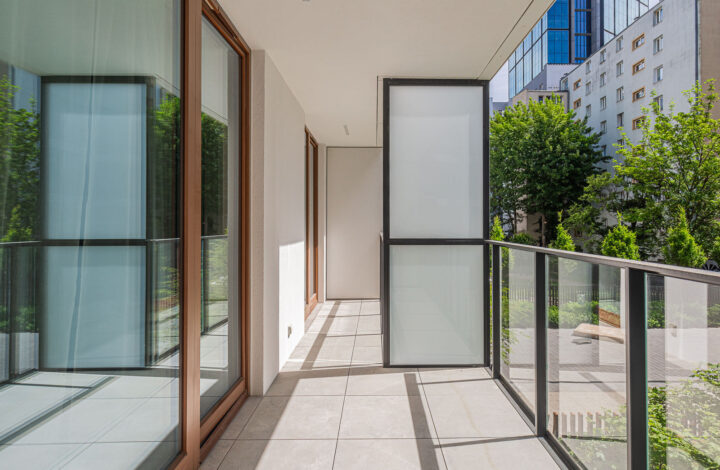 Modern Apartment in the Heart of Warsaw | Chmielna