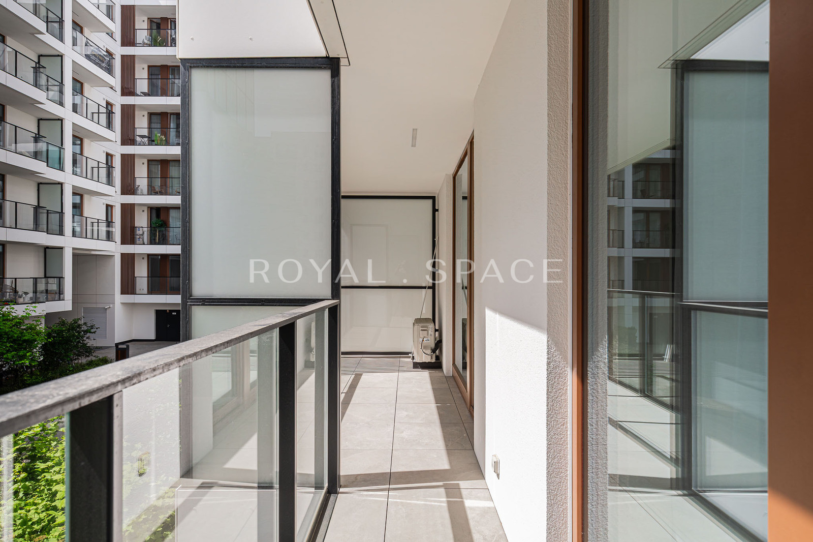 Modern Apartment in the Heart of Warsaw | Chmielna
