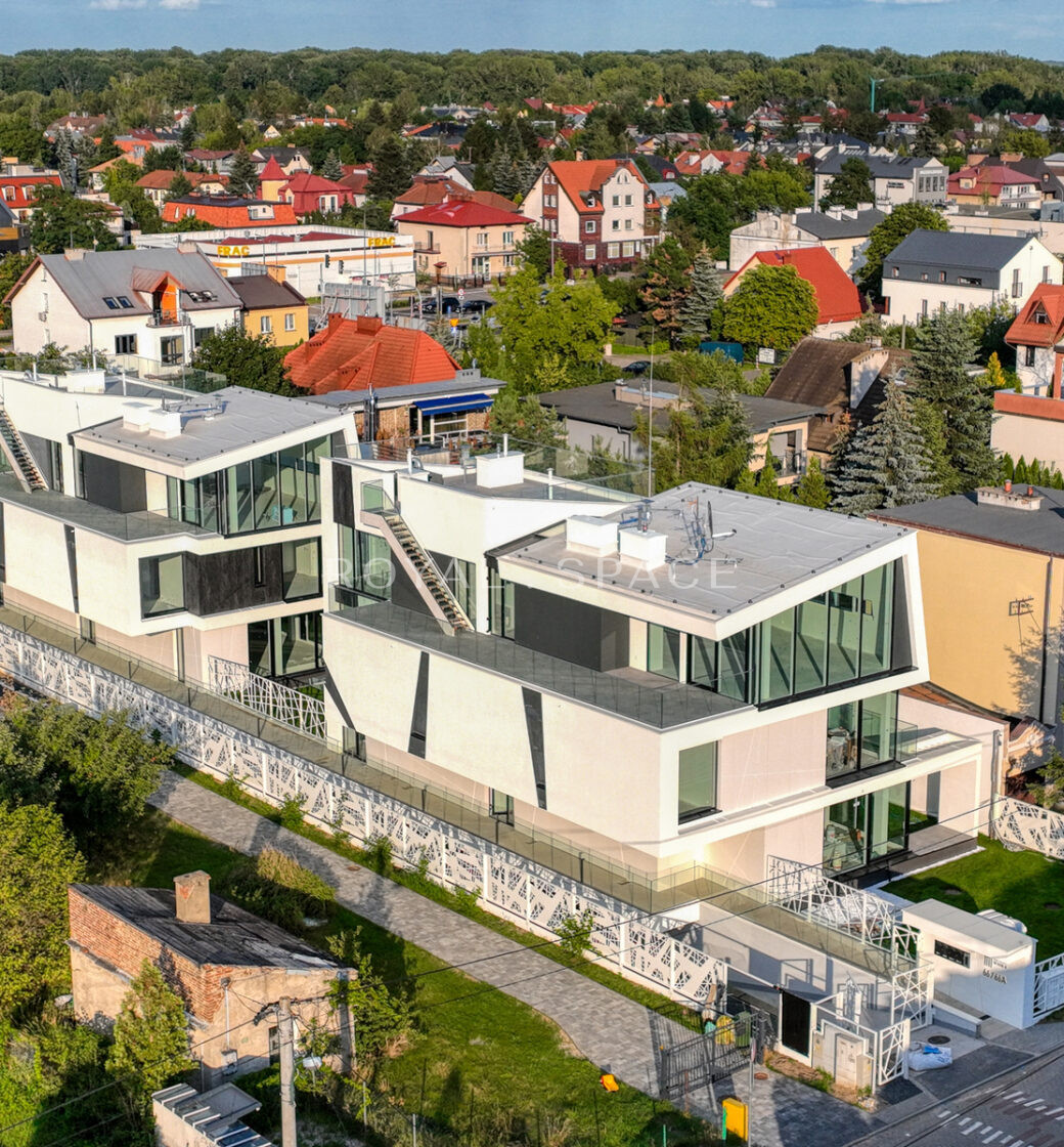 Dwupiętrowy apartament z ogrodem| Rumiana House II