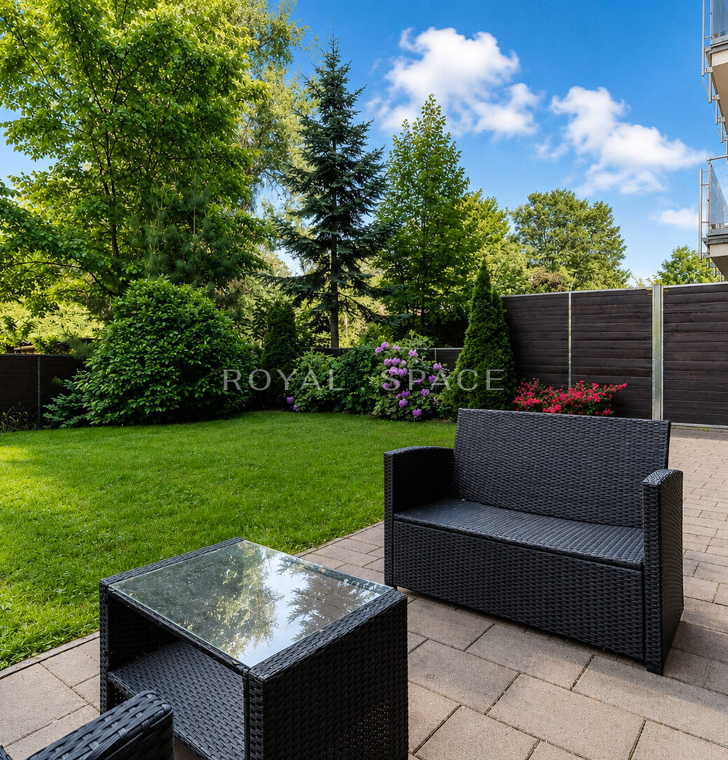 Spacious Apartment with a Private Garden!