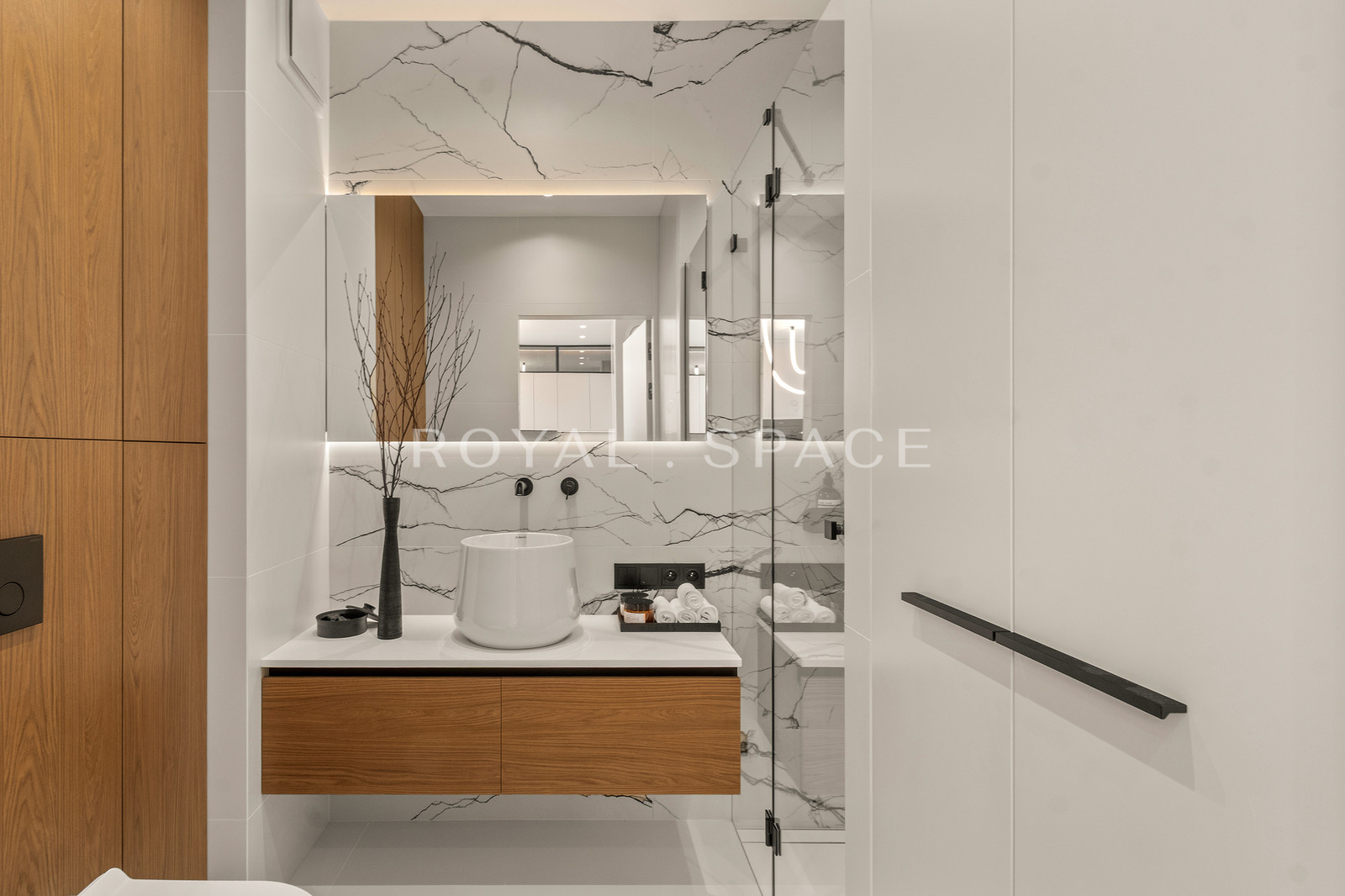 New Premium Apartment | Metro | Wola