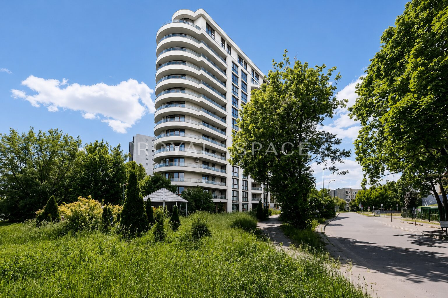 Apartament z przeszkleniami w Tarasy Verona