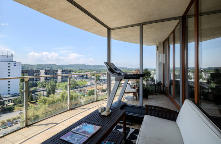 Apartament z przeszkleniami w Tarasy Verona