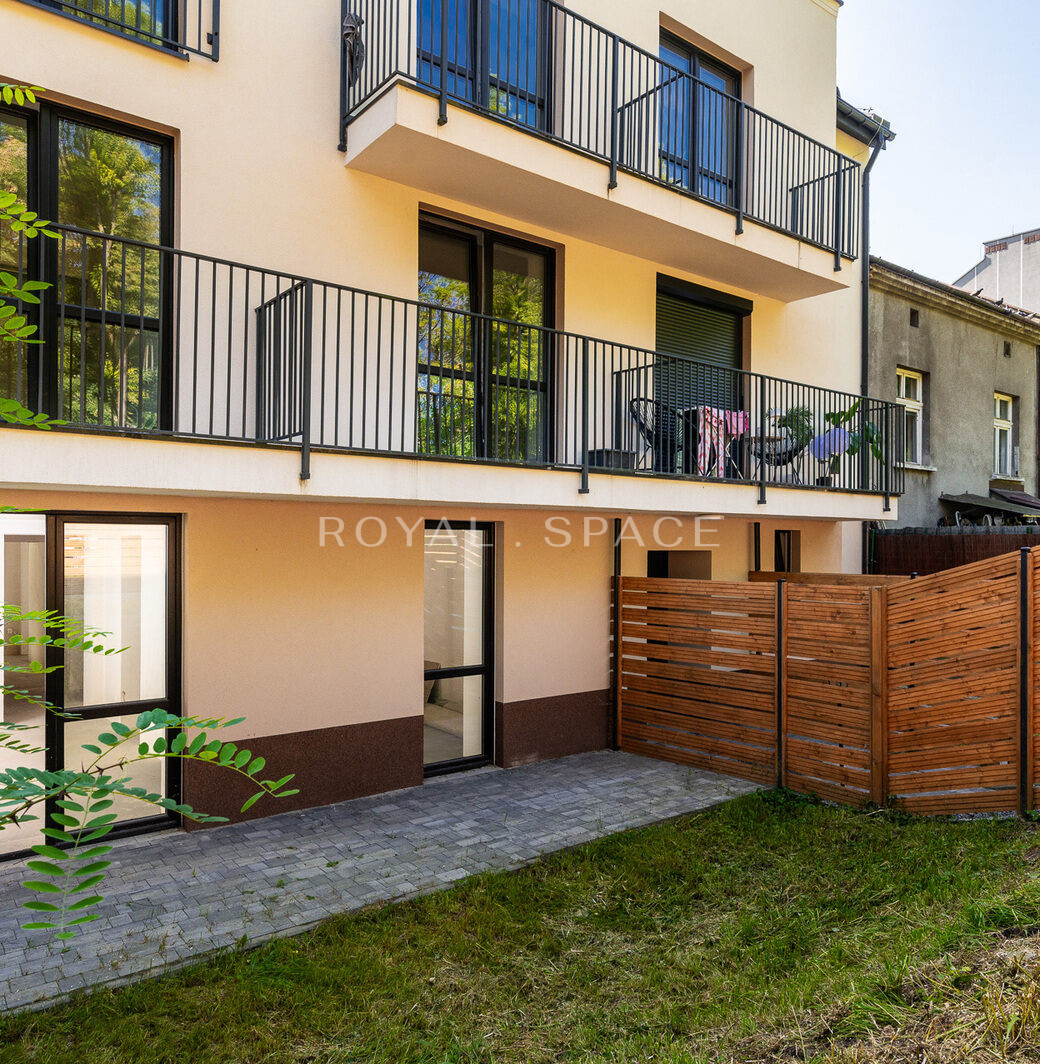 Charming Flat near Mateczny Roundabout!