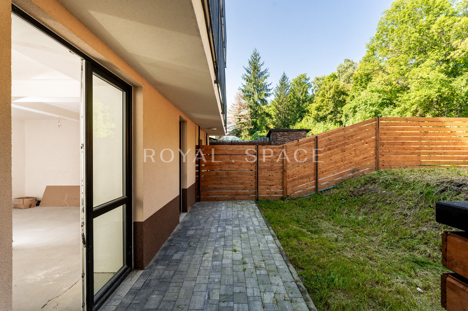 Charming Flat near Mateczny Roundabout!