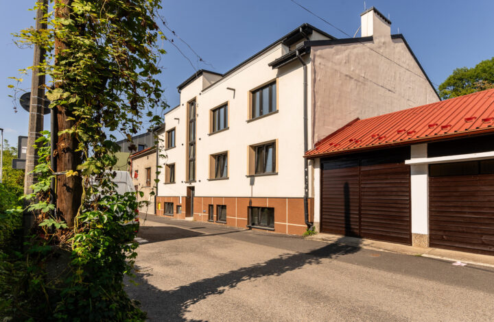 Charming Flat near Mateczny Roundabout!