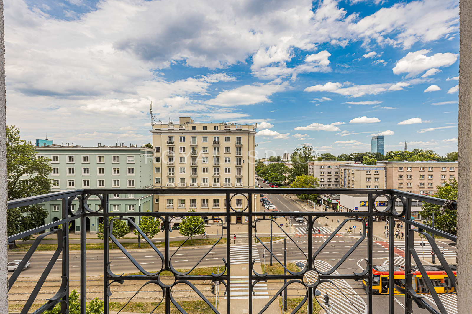 Elegant Apartment in Warsaw’s Muranów District